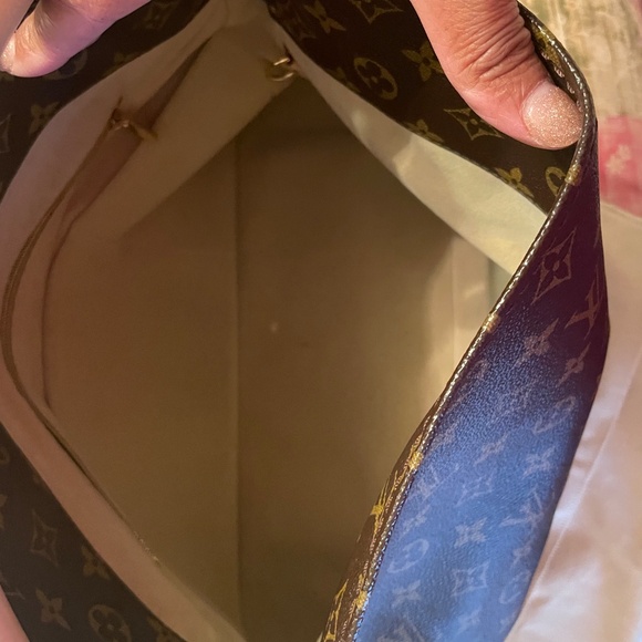Artsy (Louis Vuitton) - Picture 2 of 3